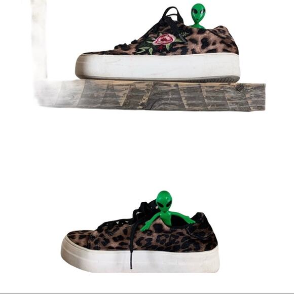 Steve Madden Leopard Platform Sneaker SIZE 6 Faux Calfskin Cheetah Animal Vegan - Picture 3 of 7